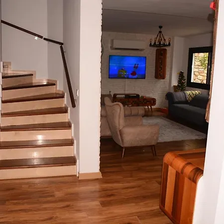 Bodrum-bitez Arasinda, Huzurlu Bir Aile Evi Villa