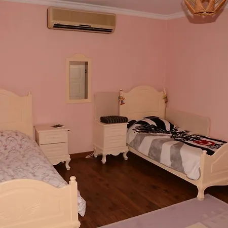 Bodrum-bitez Arasında, Huzurlu Bir Aile Evi *