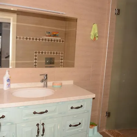 Bodrum-bitez Arasında, Huzurlu Bir Aile Evi